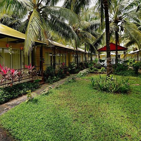 Collection O Retreat Morjim Resort Екстер'єр фото