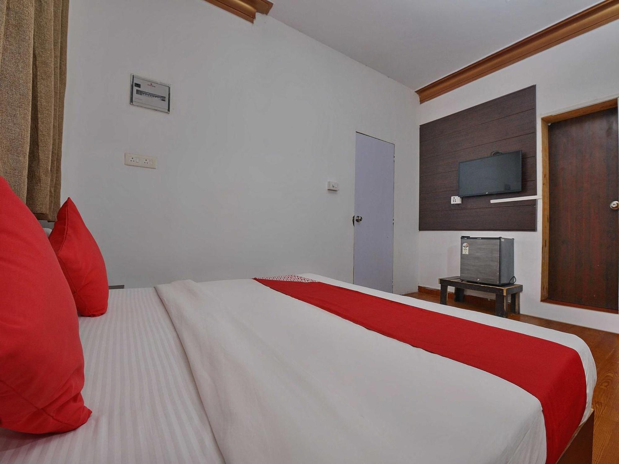 Collection O Retreat Morjim Resort Екстер'єр фото