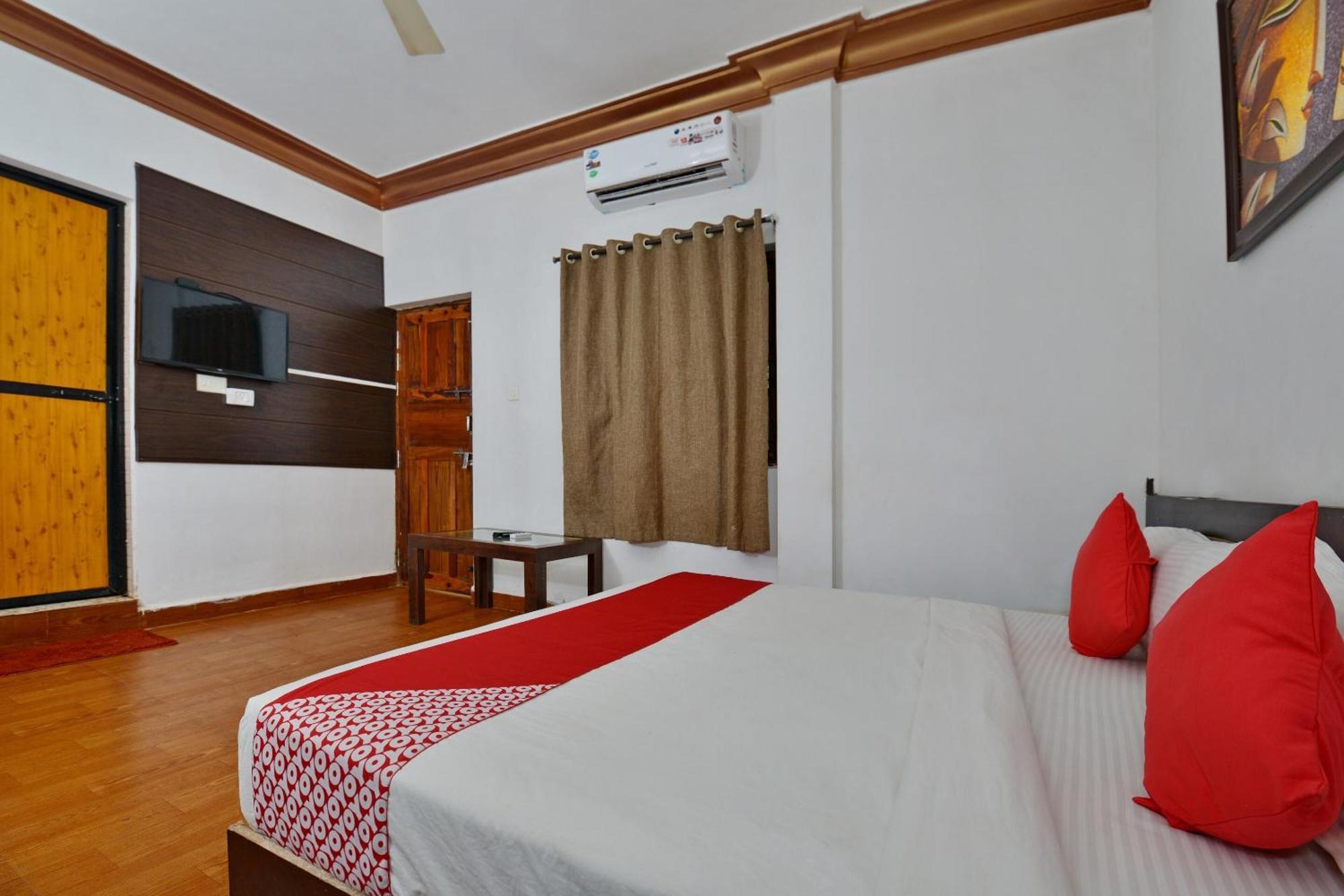 Collection O Retreat Morjim Resort Екстер'єр фото