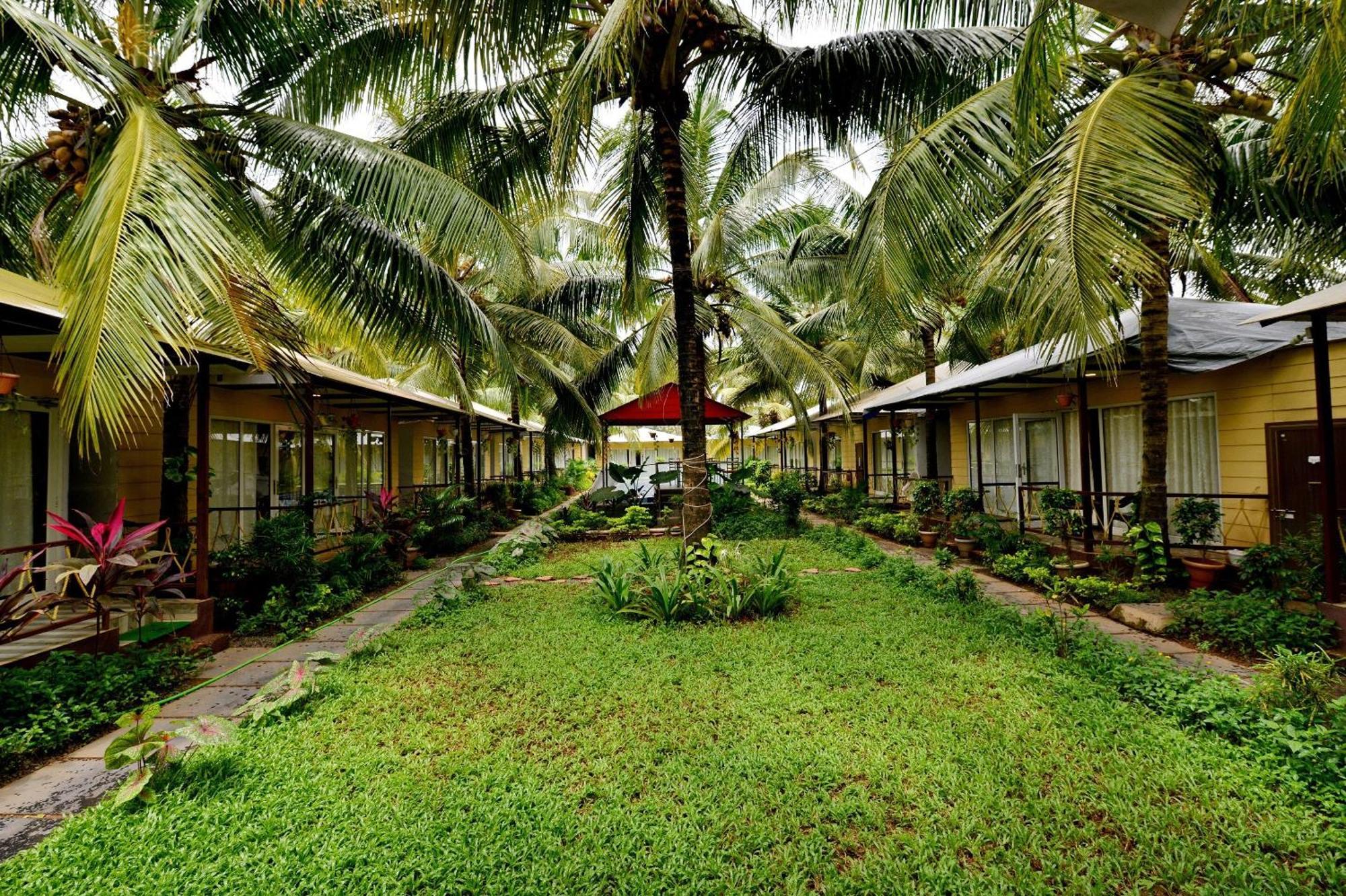 Collection O Retreat Morjim Resort Екстер'єр фото
