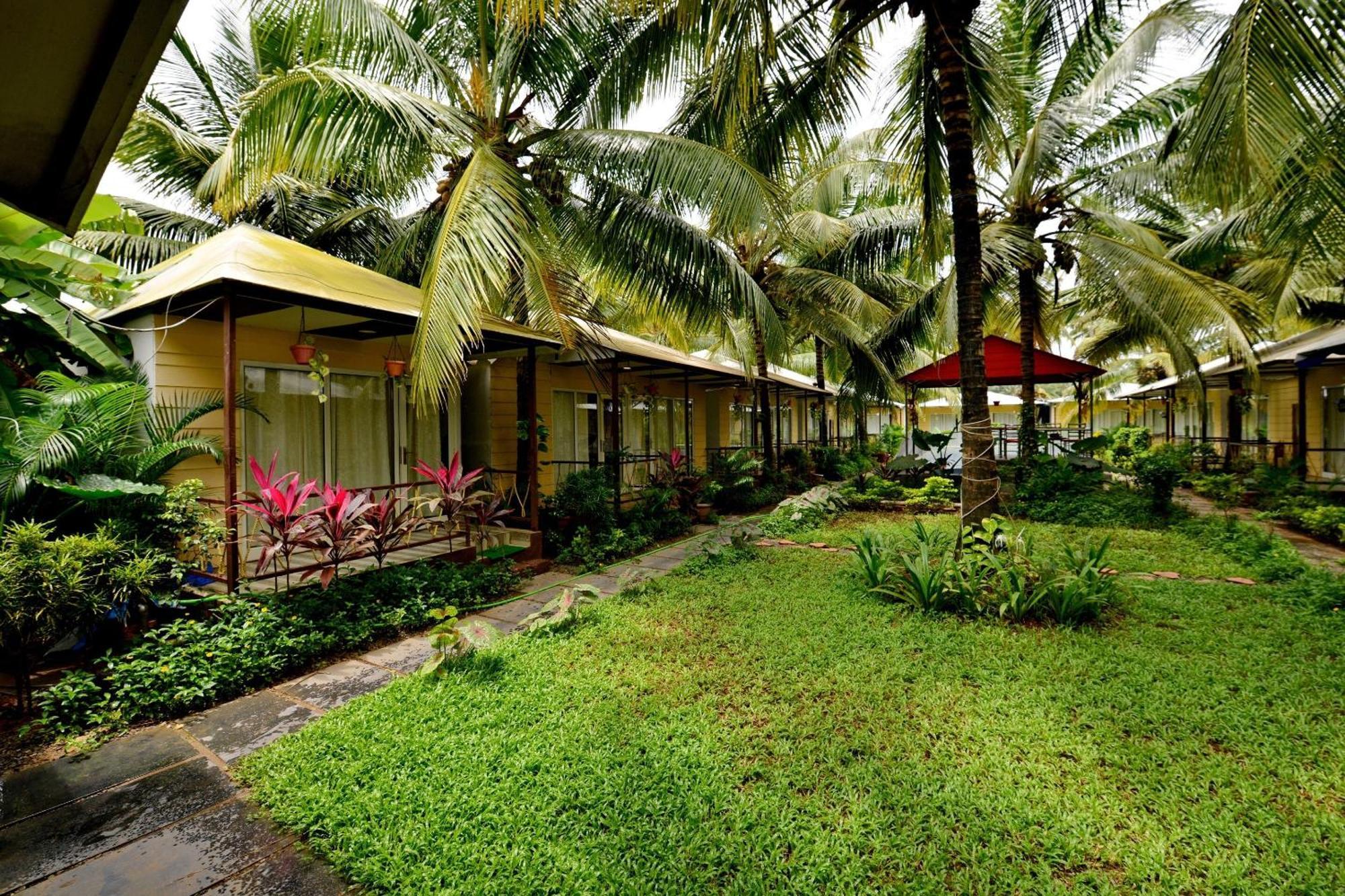 Collection O Retreat Morjim Resort Екстер'єр фото